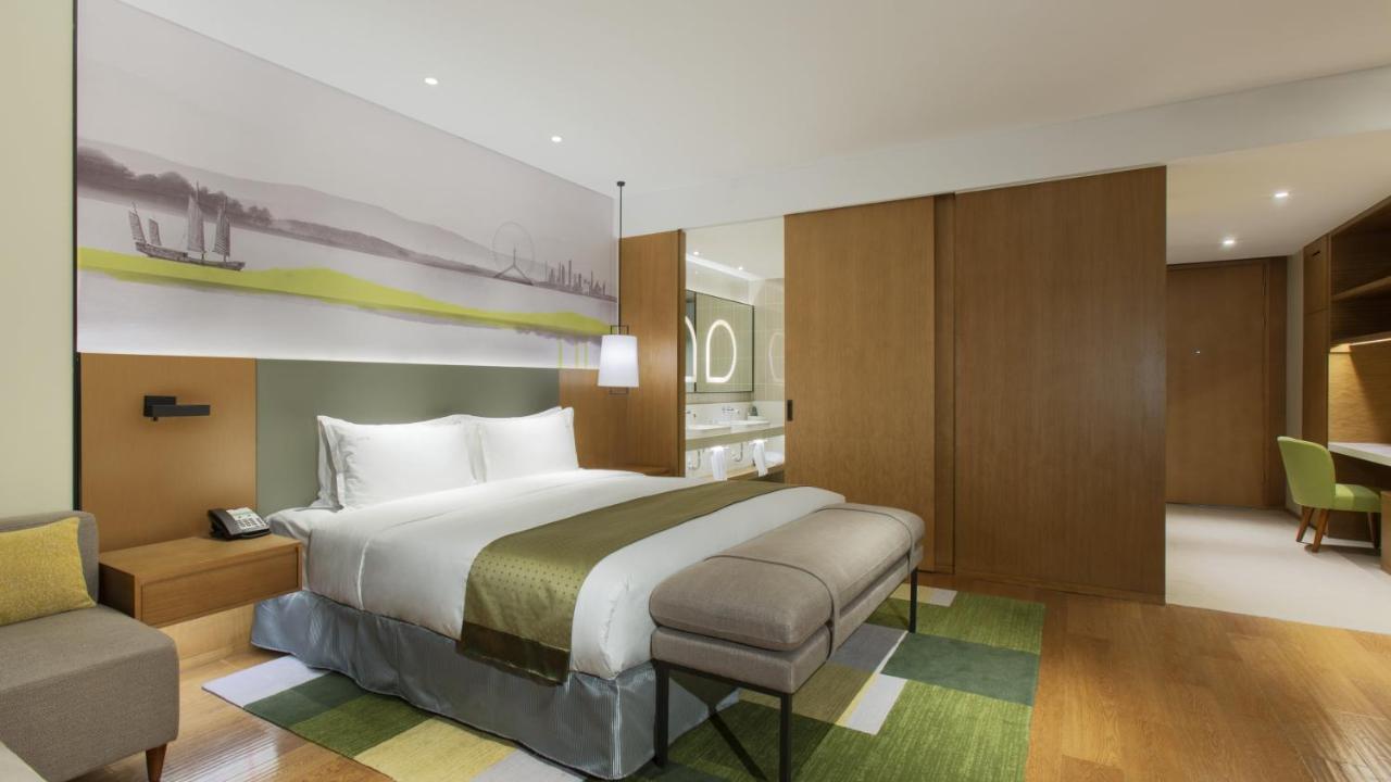 Holiday Inn & Suites Tianjin Downtown By Ihg,Tianjin Drum Tower,Joycity Shopping Mall,Tianjin Ancient Cultural Street,Haihe River,The Porcelain House,Convenient Access To Tianjin Binhai International Airport Exteriör bild