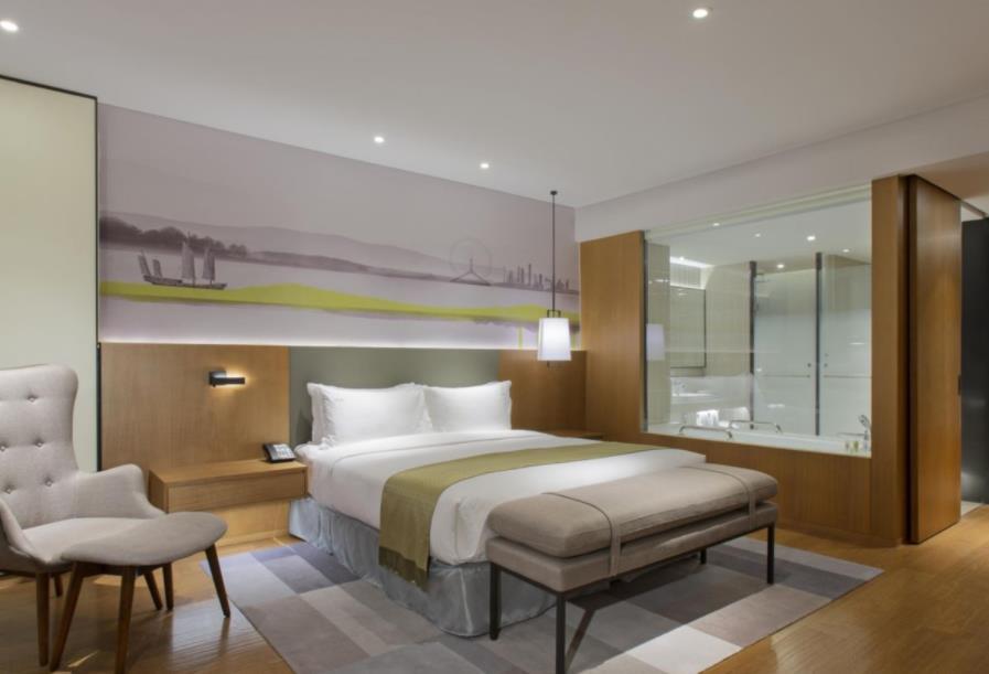 Holiday Inn & Suites Tianjin Downtown By Ihg,Tianjin Drum Tower,Joycity Shopping Mall,Tianjin Ancient Cultural Street,Haihe River,The Porcelain House,Convenient Access To Tianjin Binhai International Airport Exteriör bild
