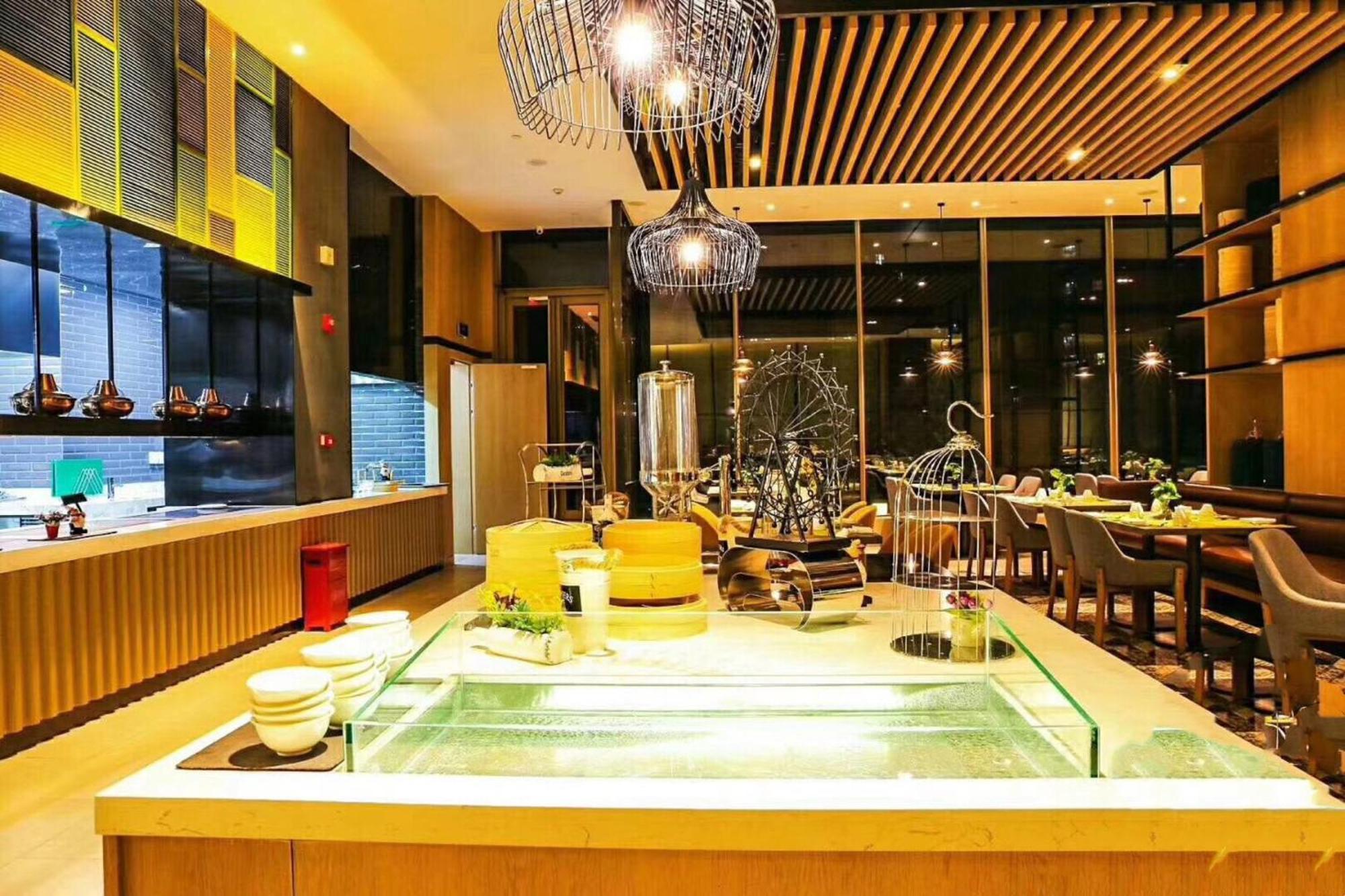 Holiday Inn & Suites Tianjin Downtown By Ihg,Tianjin Drum Tower,Joycity Shopping Mall,Tianjin Ancient Cultural Street,Haihe River,The Porcelain House,Convenient Access To Tianjin Binhai International Airport Exteriör bild